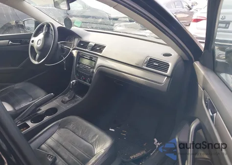 2013 Volkswagen Passat S from USA, damaged, VIN 1VWAP7A32DC003906